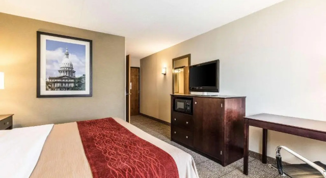 Standard Zimmer mit Balkon Comfort Inn