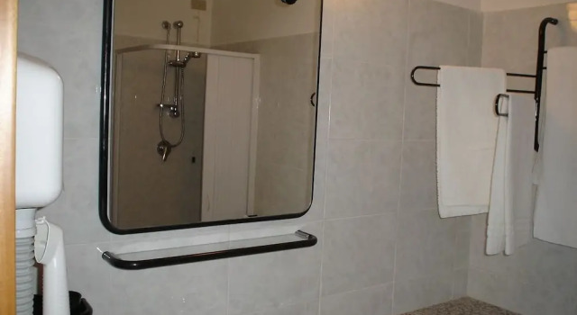 Трёхместный номер Standard с балконом Hotel Esperia
