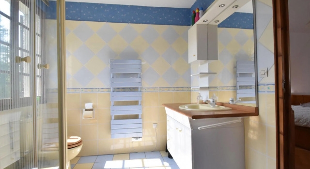 Serene Holiday Home in Saint Pierre le Vieux with Garden, Varaa Hotelli Saint-Pierre-le-Vieux Ranska