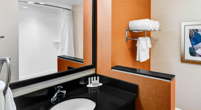 Четырёхместный номер Standard Fairfield Inn & Suites by Marriott Cape Cod Hyannis