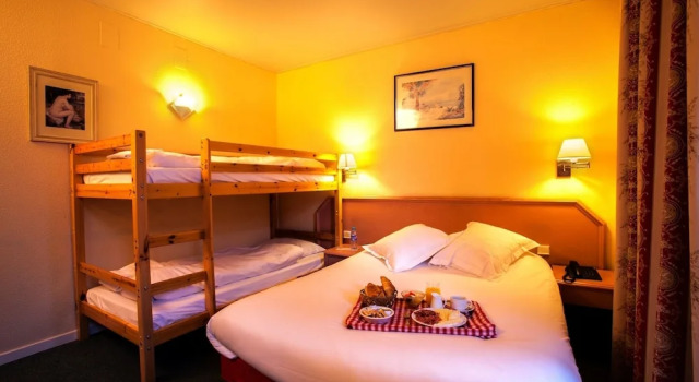 Четырёхместный номер Standard The Originals City Hotel de l Ange Guebwiller