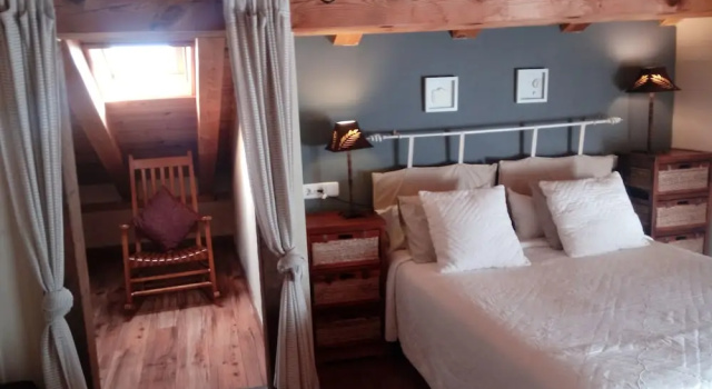 Коттедж с балконом Casa Rural Alquería de Segovia