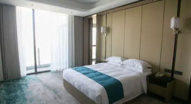 Семейный люкс Deluxe Nanjing North Railway Station Wenjing Hotel