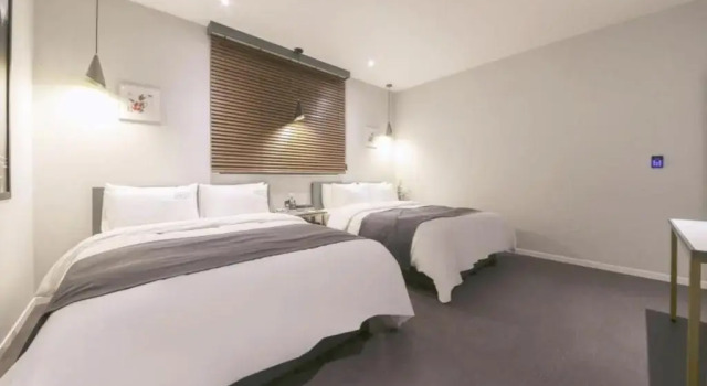 Четырёхместный номер Standard Gimhae Jangyu Stayin Hotel