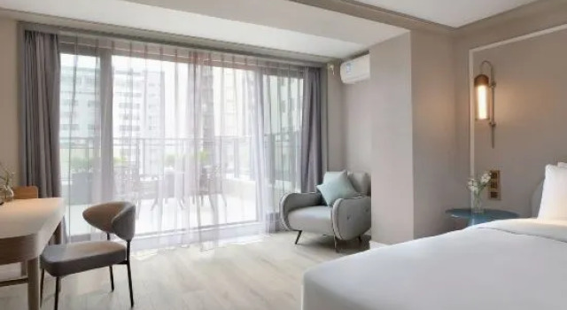 Люкс Julaier Hotel (Shantou Mixc High-speed Railway Station)