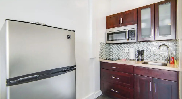 Апартаменты Standard Chic Large Studio Apt Near Ocean Drive South Beach