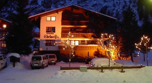 Pension Edelweiß, Rezerwuj Apartament Hotele w Karyntia z parkingiem, Parking