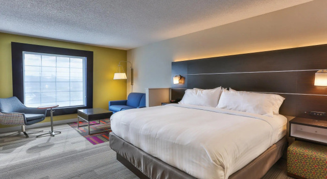Двухместный люкс Holiday Inn Express Hotel & Suites Reading by IHG