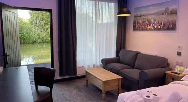 Номер Deluxe The Waterfront Lodges