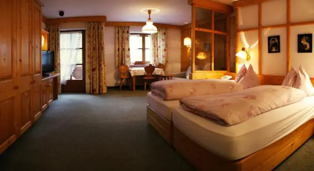 Hotel-Gasthof "Zur Mühle", Забронировать Отель Капрун Europa Sportregion, рядом с Электростанция Тауэрн