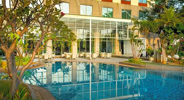 Клубный номер Premier Hotel Santika Premiere Slipi Jakarta