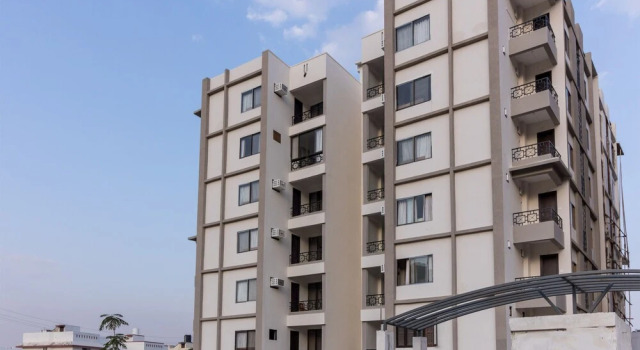 OYO Home 11410 Modern 3BHK Goverdhan Villas