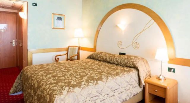 Двухместный номер Superior с видом на озеро Hotel Aquila DOro Desenzano