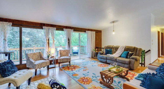 Коттедж Expansive Lake Forest Park Home w/ Private Deck!