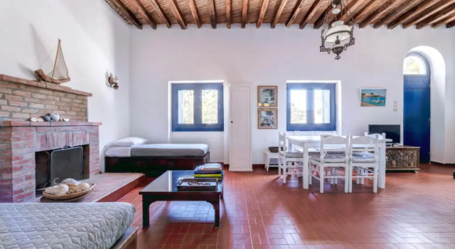 Peggy's Place, Traditional Cycladic House in Drios