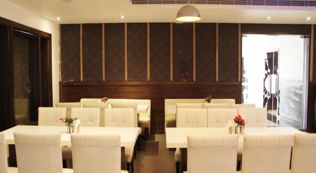 oyo premium TDI mall fatehabad road