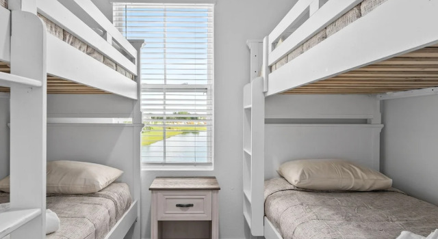 Вилла 3 BR, 2.5 BA Villa Sleeps 8 EVE102