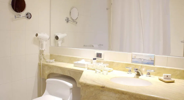 Четырёхместный полулюкс с видом на город Apartamentos Dann