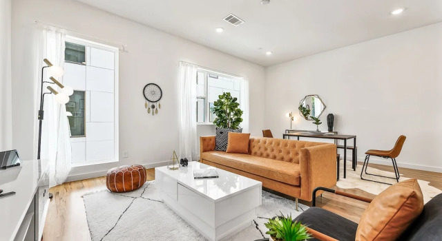 JURNY - Bishop Arts District - 2 Bedroom Apartments