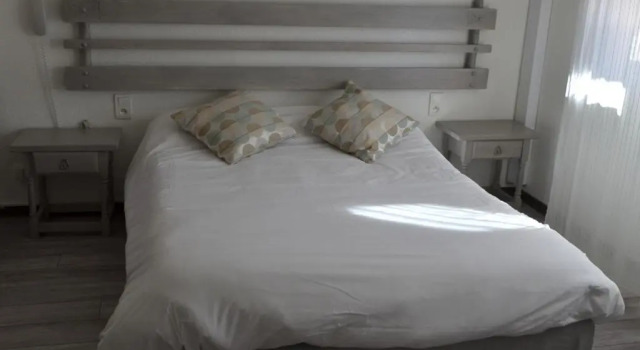 Standardowy dwuosobowy pokój i balkonem Hôtel Les Mimosas