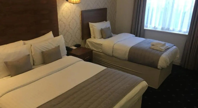 Семейный номер Standard с видом на озеро Normanton Park Hotel, BW Signature Collection