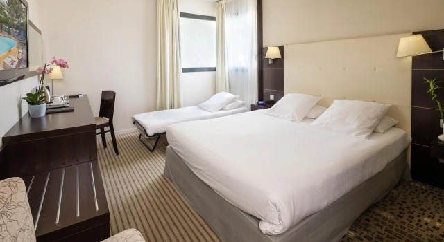 Двухместный семейный номер Standard Mercure Aix-en-Provence La Duranne Gare TGV