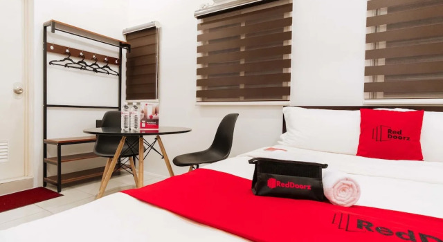 RedDoorz Plus near UST Manila, Забронировать Отель Манила 