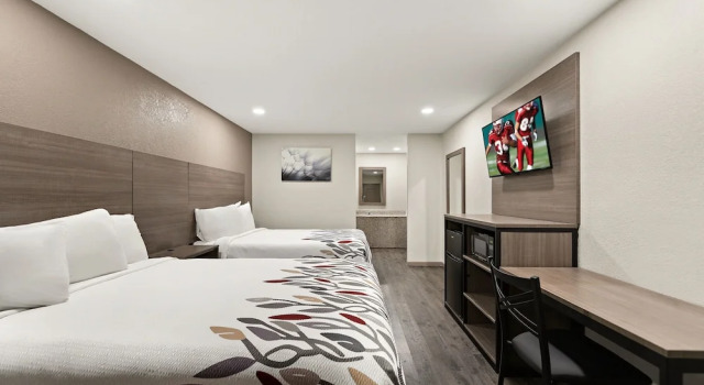 Четырёхместный номер Deluxe Red Roof Inn Nacogdoches