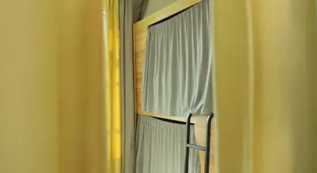 Кровать в общем номере (мужской номер) Mango Youth Hostel