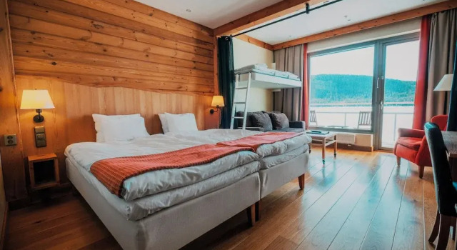 Семейный номер Standard с видом на озеро Holiday Club Åre