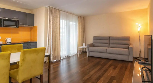 Hotel Residence Loren - contact & contactless check-in, Buchen Sie Hotel Hotels in Zürich mit Parkplatz, Parkplätze