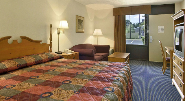 Двухместный номер Standard Williamsburg Suites