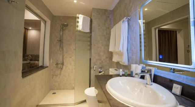 Люкс Deluxe Golden Garden AlMadina Hotel