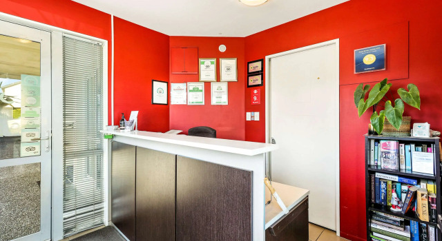 Quality Suites Amore, Забронировать Отель Риккартон 