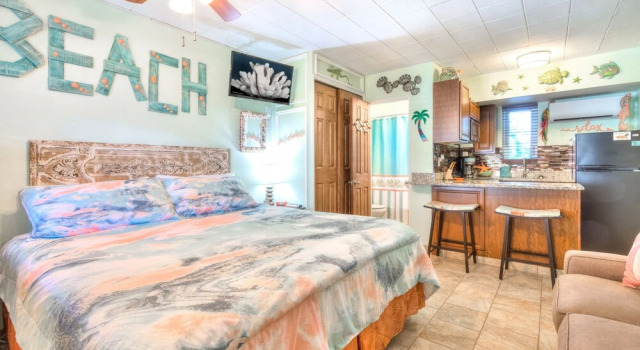 Tropic Terrace #37 - Beachfront Rental 1 Bedroom Condo by Redawning