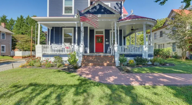 Коттедж Danville Retreat w/ Hot Tub & Cozy Fireplace!