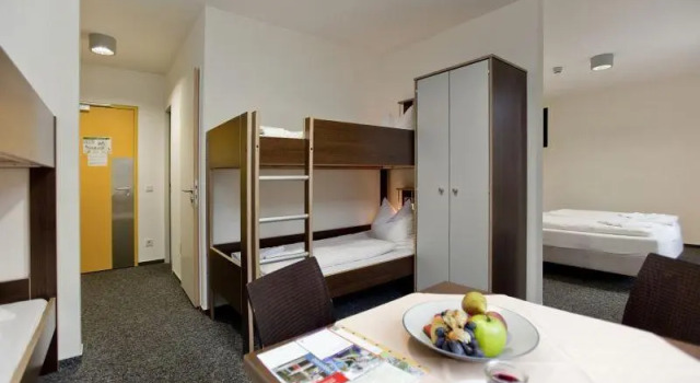 Кровать в общем номере (мужской номер) Jugendherberge Düsseldorf