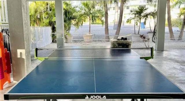 Коттедж Waterfront Luxury Home with Pool and Boat Dock home