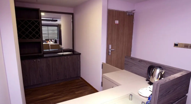 Люкс c 1 комнатой Elegant Hotel Pyi Thar Yar