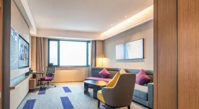 Люкс Business Hampton by Hilton Tongliao
