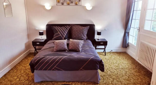 Aux Portes du Château, Book Bed and Breakfast  