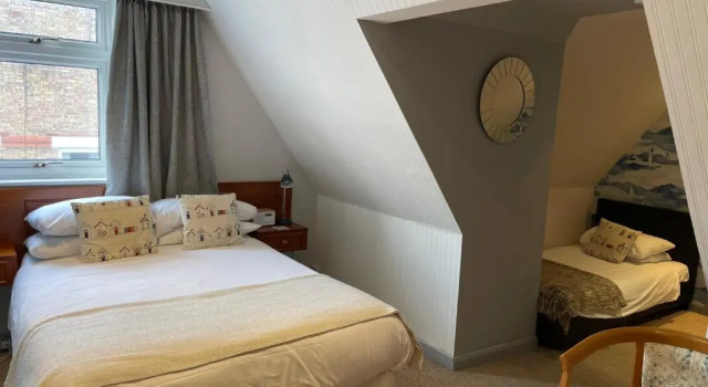 Номер Standard Knights Court Hotel