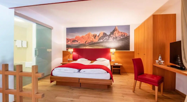 Полулюкс Hotel Cristal
