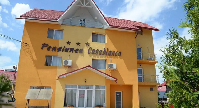 Casablanca, Rezervovat Hotel Bacău Carpathians - Romania
