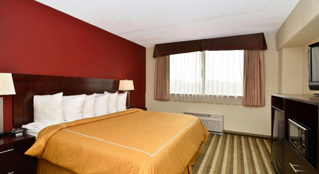 Люкс c 1 комнатой Holiday Inn Express & Suites Washington DC - NoMA by IHG