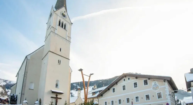 Golden Lodges Rauris Resort With Parking, Rezerwuj Ośrodek wypoczynkowy Hotele w Salzburg z parkingiem, Parking