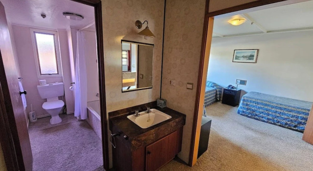Трёхместный номер Standard Discovery Countrytime Hotel