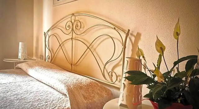 Alla Torre del Barbarossa B&B FORESTERIA, Book Bed and Breakfast Hotels in Como with Breakfast, Breakfasts