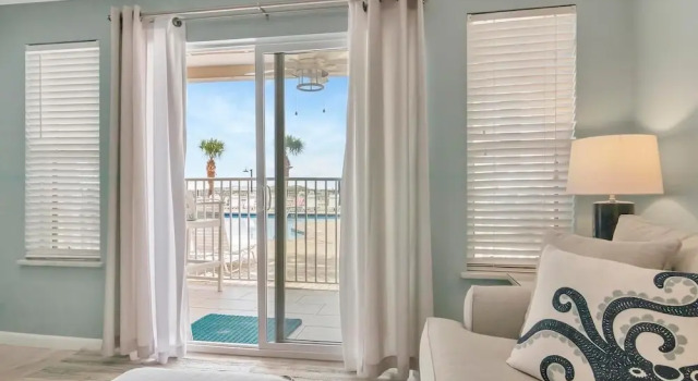 Вилла Poolside Villas 106 - Updated beachfront condo on Holiday Isle in Destin