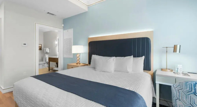 Двухместный номер Standard с балконом Harbor Suites at Harborwalk Village